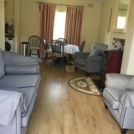 Adare Luxury Riverside Apartment *