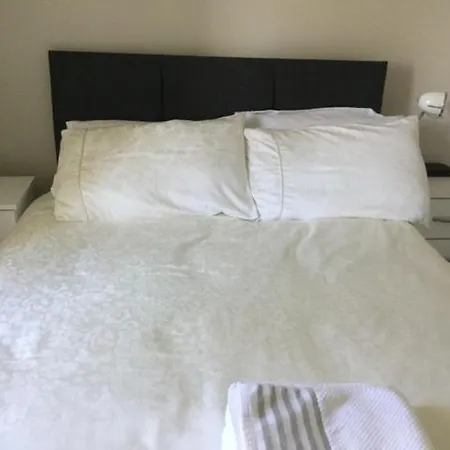 Apartment Adare Luxury Riverside *