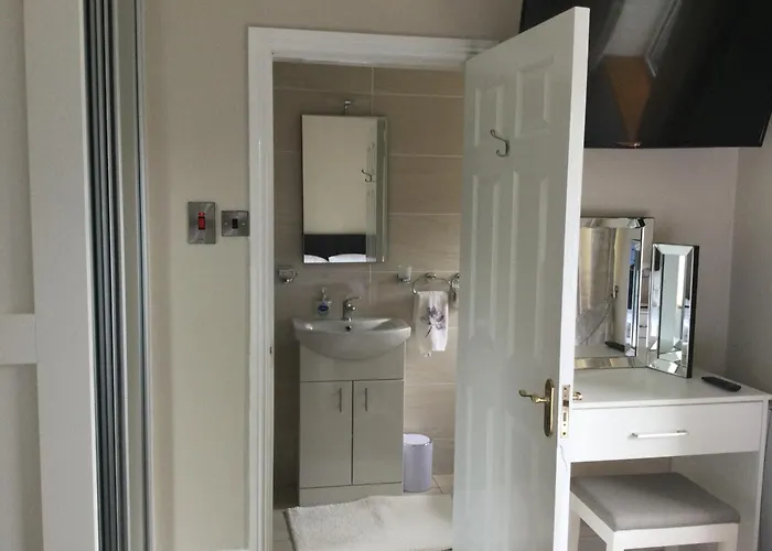 Апартаменты Adare Luxury Riverside